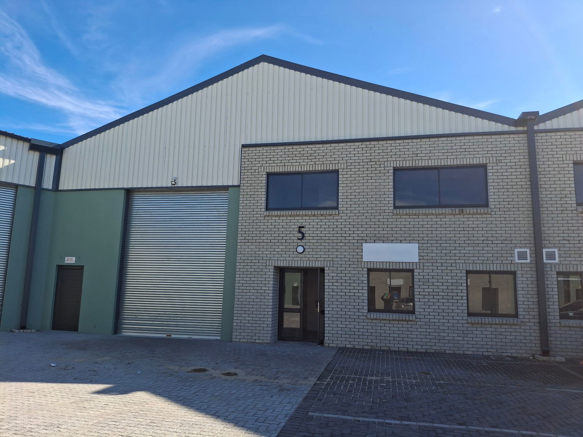 Commercial industrial property for sale in Firgrove Industrial Estate - SW1746036
