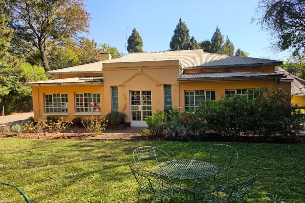 House for sale in Suburbs, Zimbabwe - 3ZB1745901 House for sale in Suburbs, Zimbabwe - 3ZB1745901