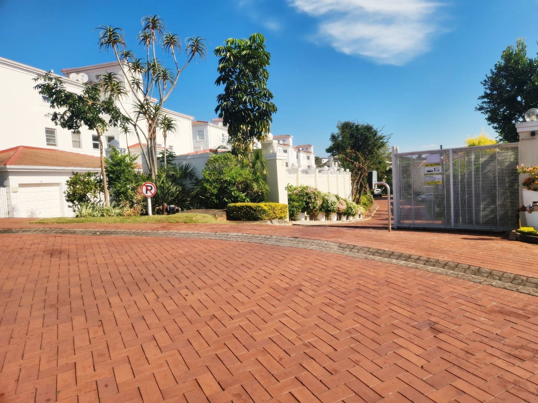 Townhouse to rent in La Lucia - 1ND1745924