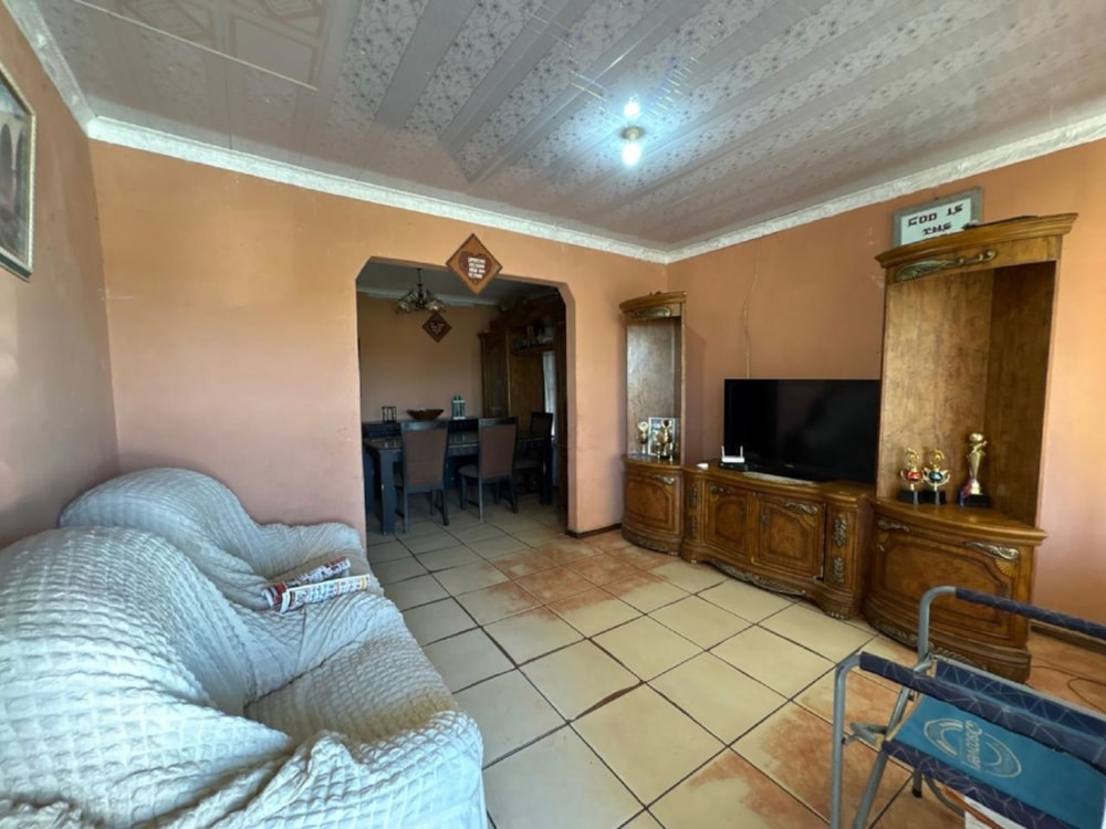 House for sale in Esikhawini - 1RY1746056 House for sale in Esikhawini - 1RY1746056