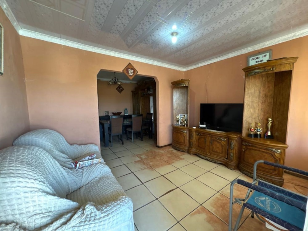 House for sale in Esikhawini - 1RY1746056 House for sale in Esikhawini - 1RY1746056