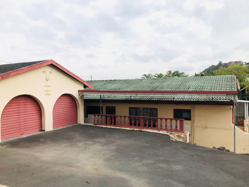 House for sale in Malvern, Queensburgh - 1WP1746073 House for sale in Malvern, Queensburgh - 1WP1746073