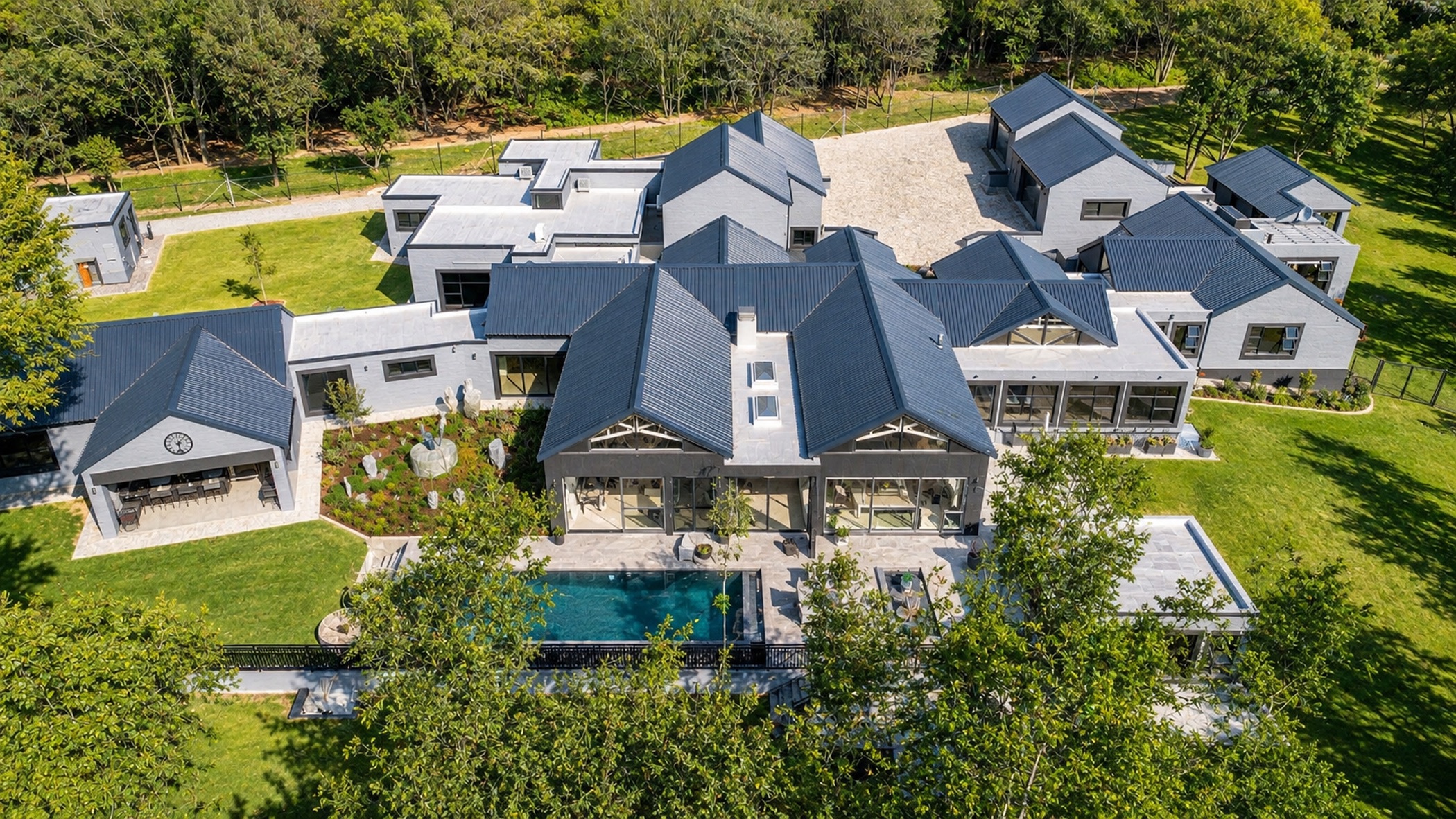 Equestrian farm for sale in Zwavelpoort SH - PT1746107