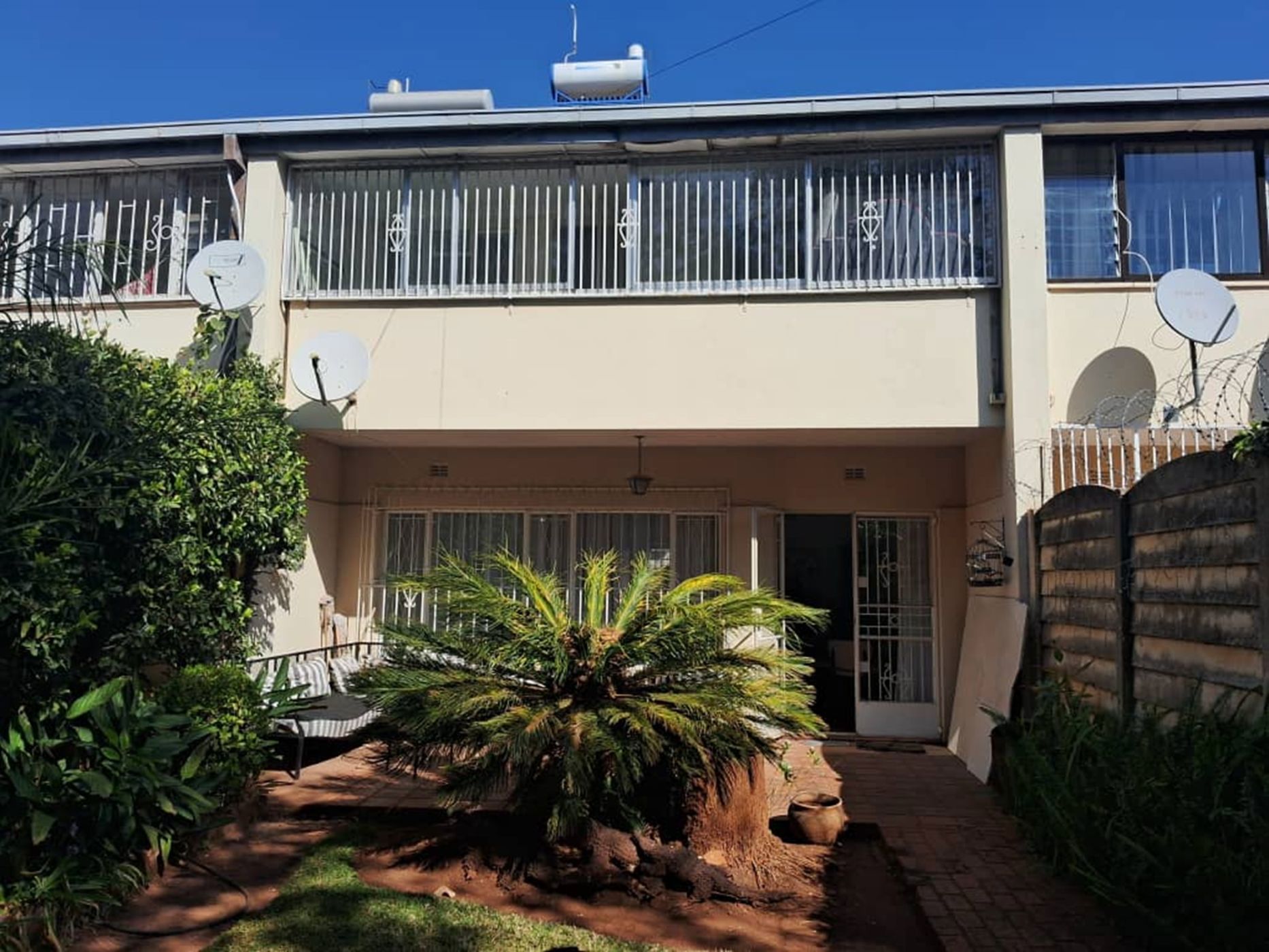 Double-storey apartment for sale in Upper Avenues, Zimbabwe - 3ZB1747118