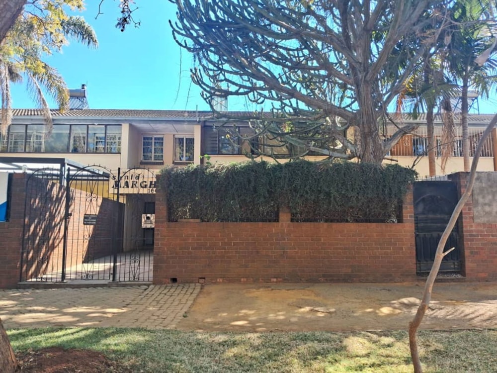 Double-storey apartment for sale in Upper Avenues, Zimbabwe - 3ZB1747118 Double-storey apartment for sale in Upper Avenues, Zimbabwe - 3ZB1747118