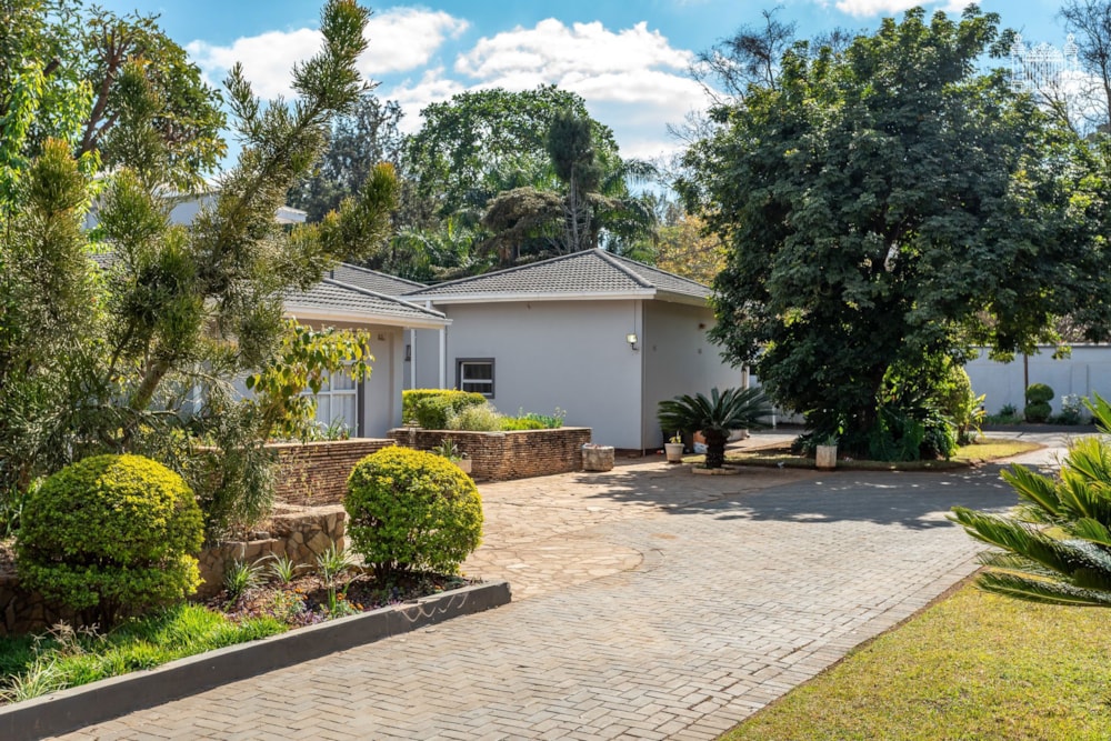 House for sale in Mount Pleasant, Zimbabwe - 3ZB1746118 House for sale in Mount Pleasant, Zimbabwe - 3ZB1746118