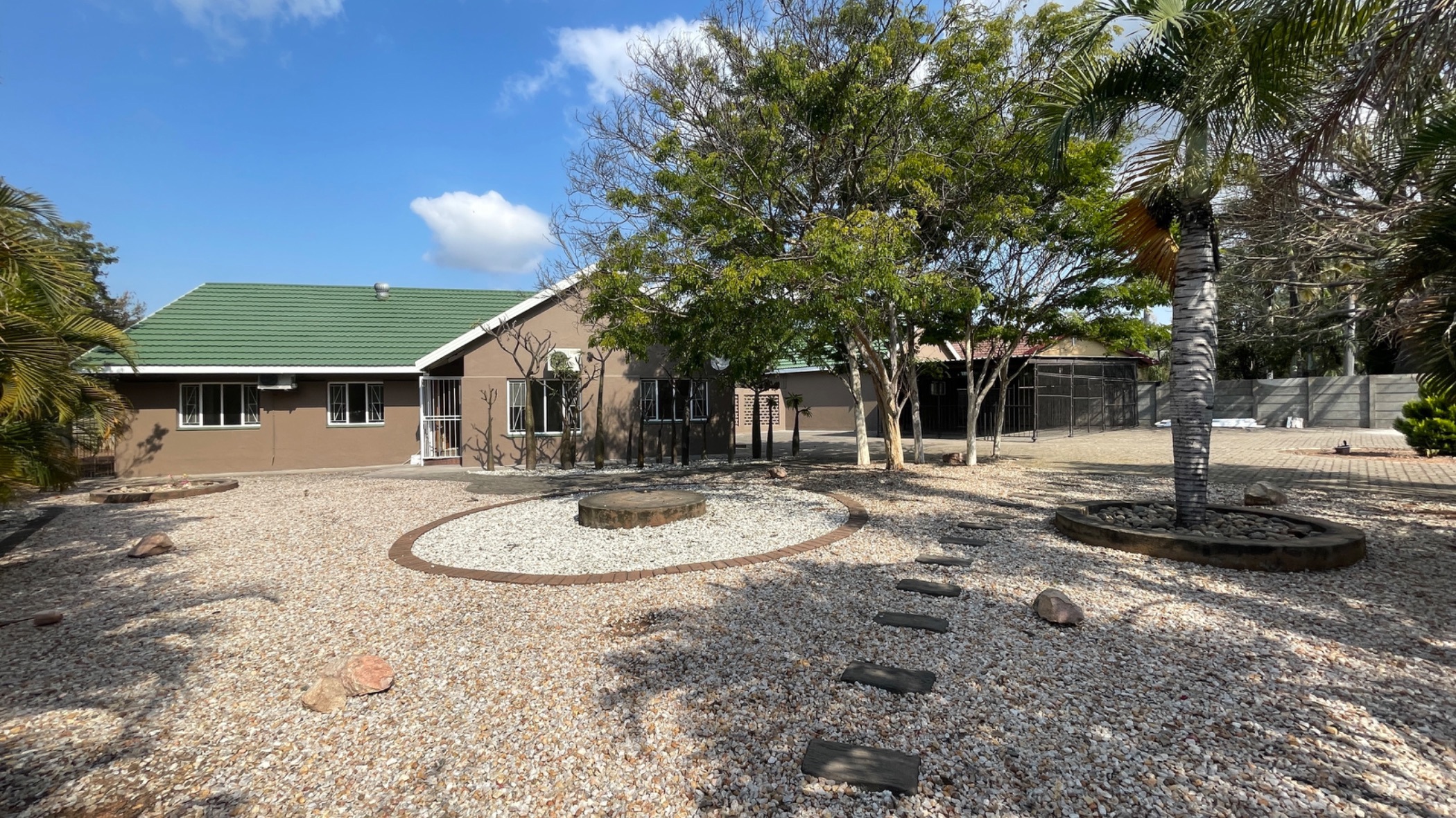 Commercial office to rent in Phalaborwa - 1PW1746133