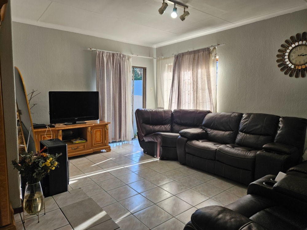 Townhouse for sale in Corlett Gardens - BED1746165 Townhouse for sale in Corlett Gardens - BED1746165