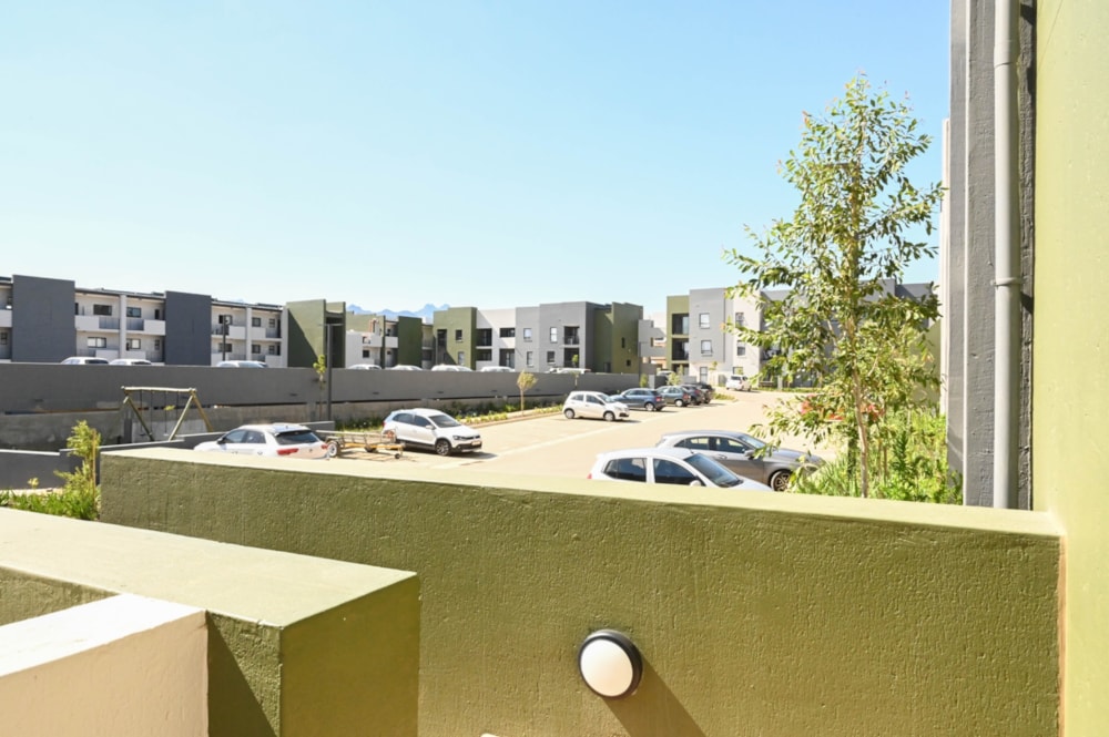 Security complex home to rent in Newinbosch - STL1746175
