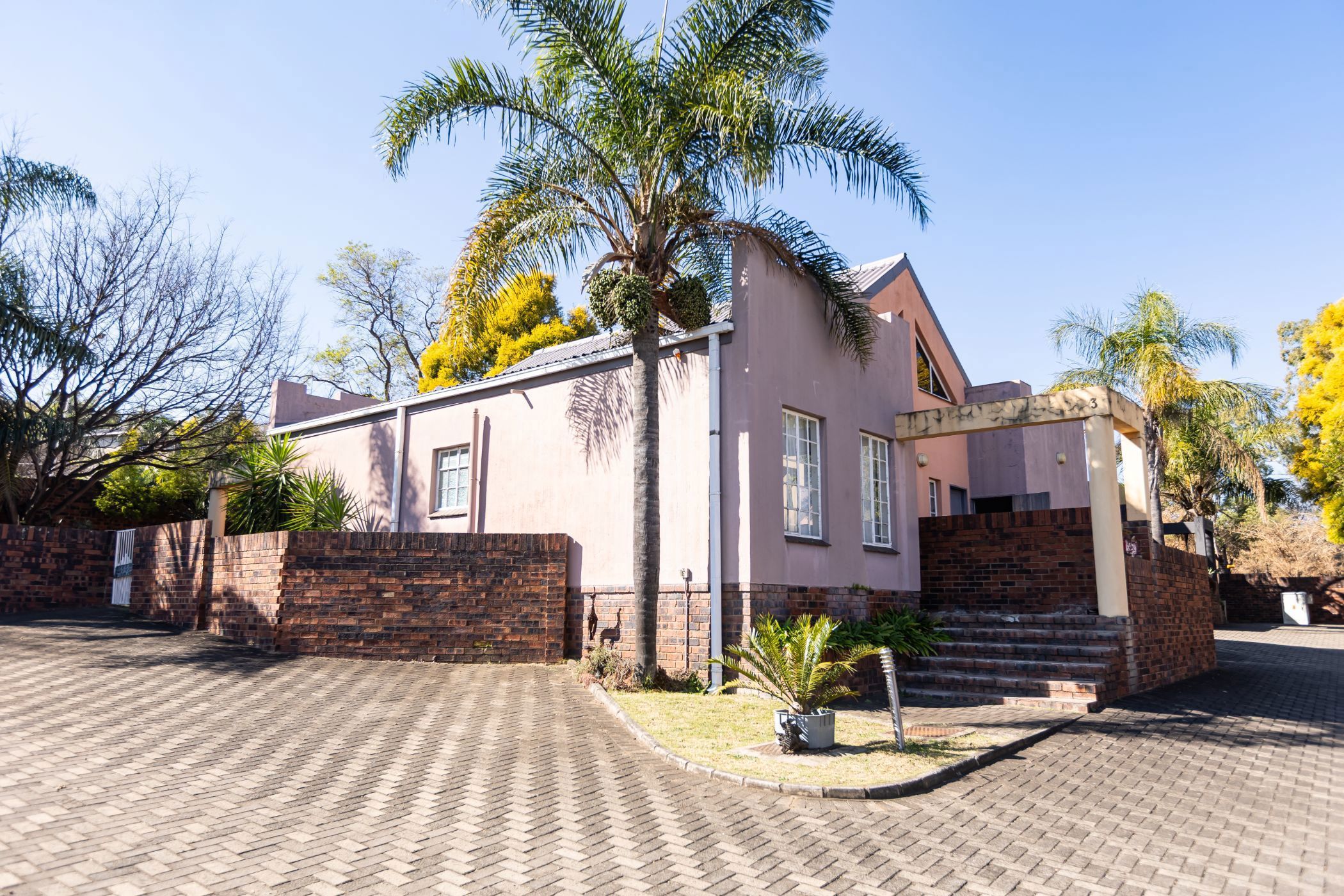 Townhouse to rent in Newcastle - 1NW1746179