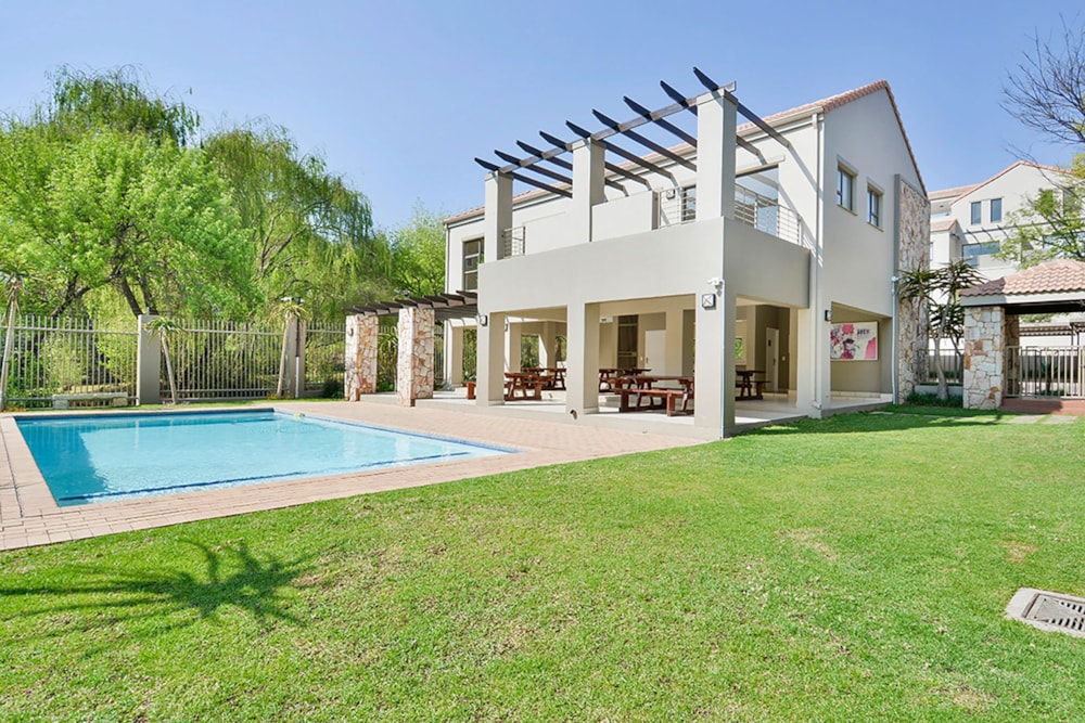 Studio apartment for sale in Paulshof - FW1746236 Studio apartment for sale in Paulshof - FW1746236