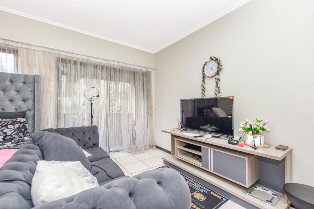 Studio apartment for sale in Paulshof - FW1746236 Studio apartment for sale in Paulshof - FW1746236