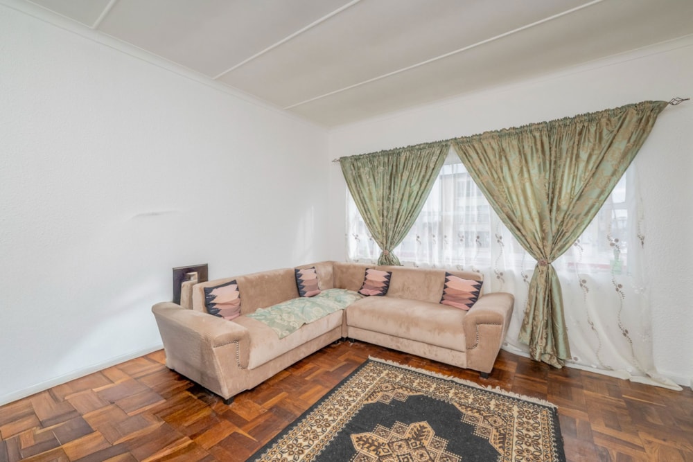 Multi-storey apartment for sale in Goodwood Estate - 1AH1746444