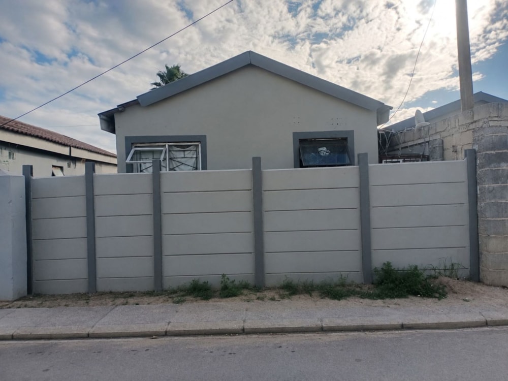 House for sale in Bloekombos, Worcester - 1KV1746327 House for sale in Bloekombos, Worcester - 1KV1746327