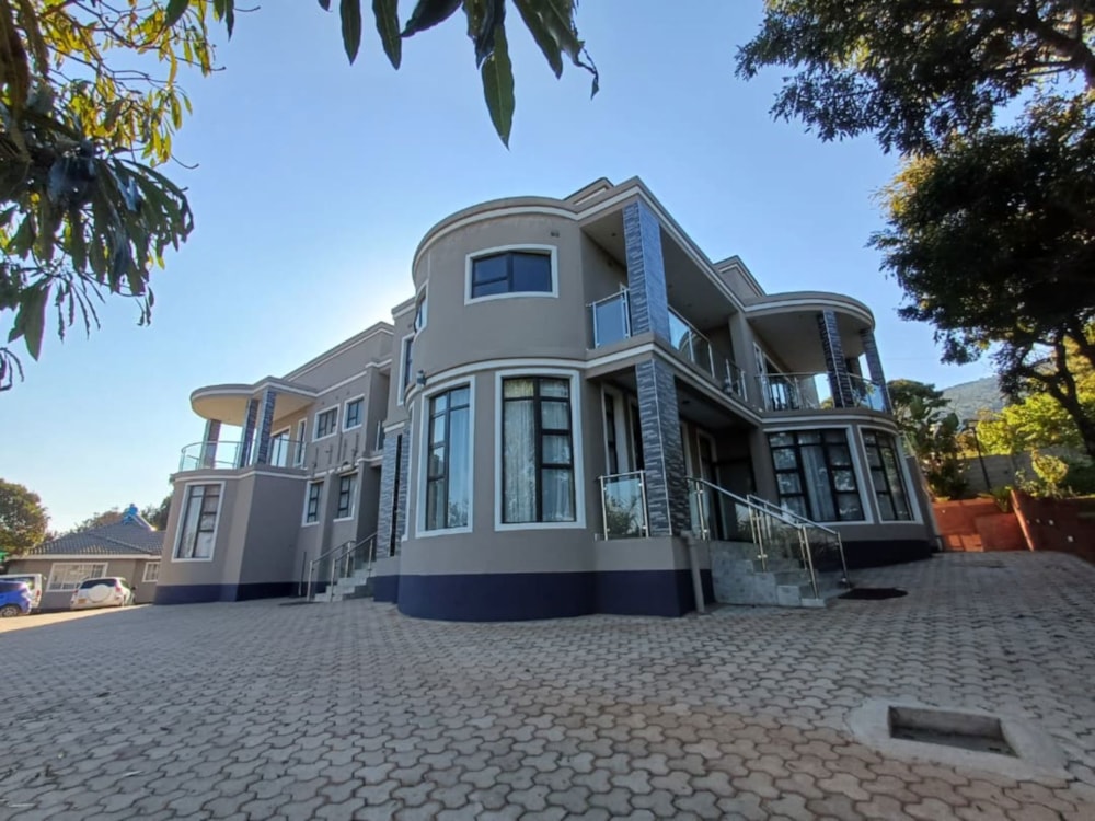Double-storey house for sale in Mutare, Zimbabwe - 3ZB1746563 Double-storey house for sale in Mutare, Zimbabwe - 3ZB1746563