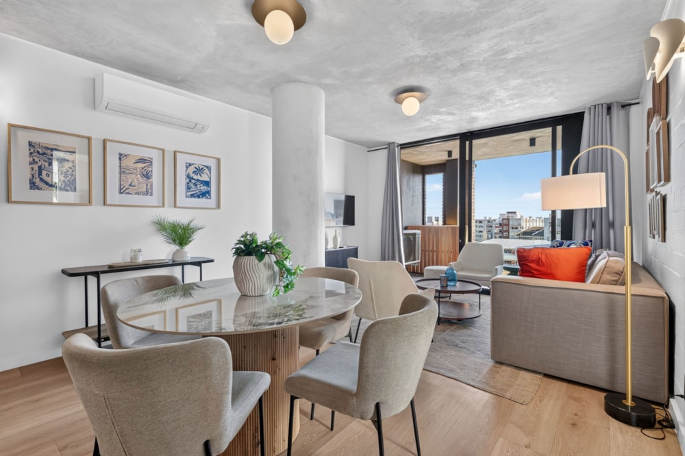 Apartment for sale in Sea Point - AS1746759 Apartment for sale in Sea Point - AS1746759