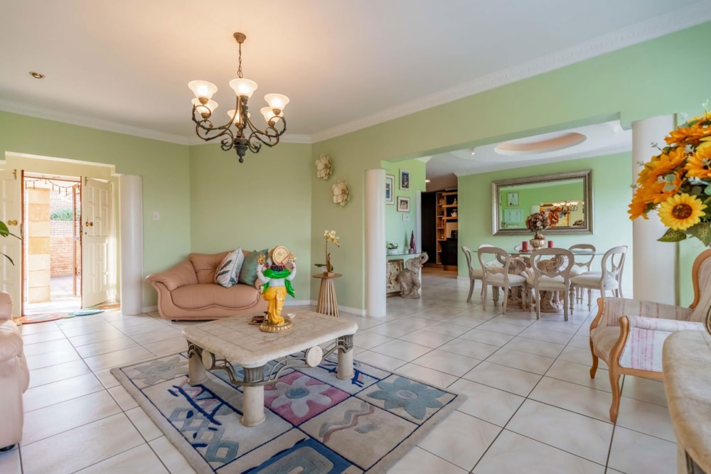 Double-storey house for sale in Mount Vernon - 1WP1746378