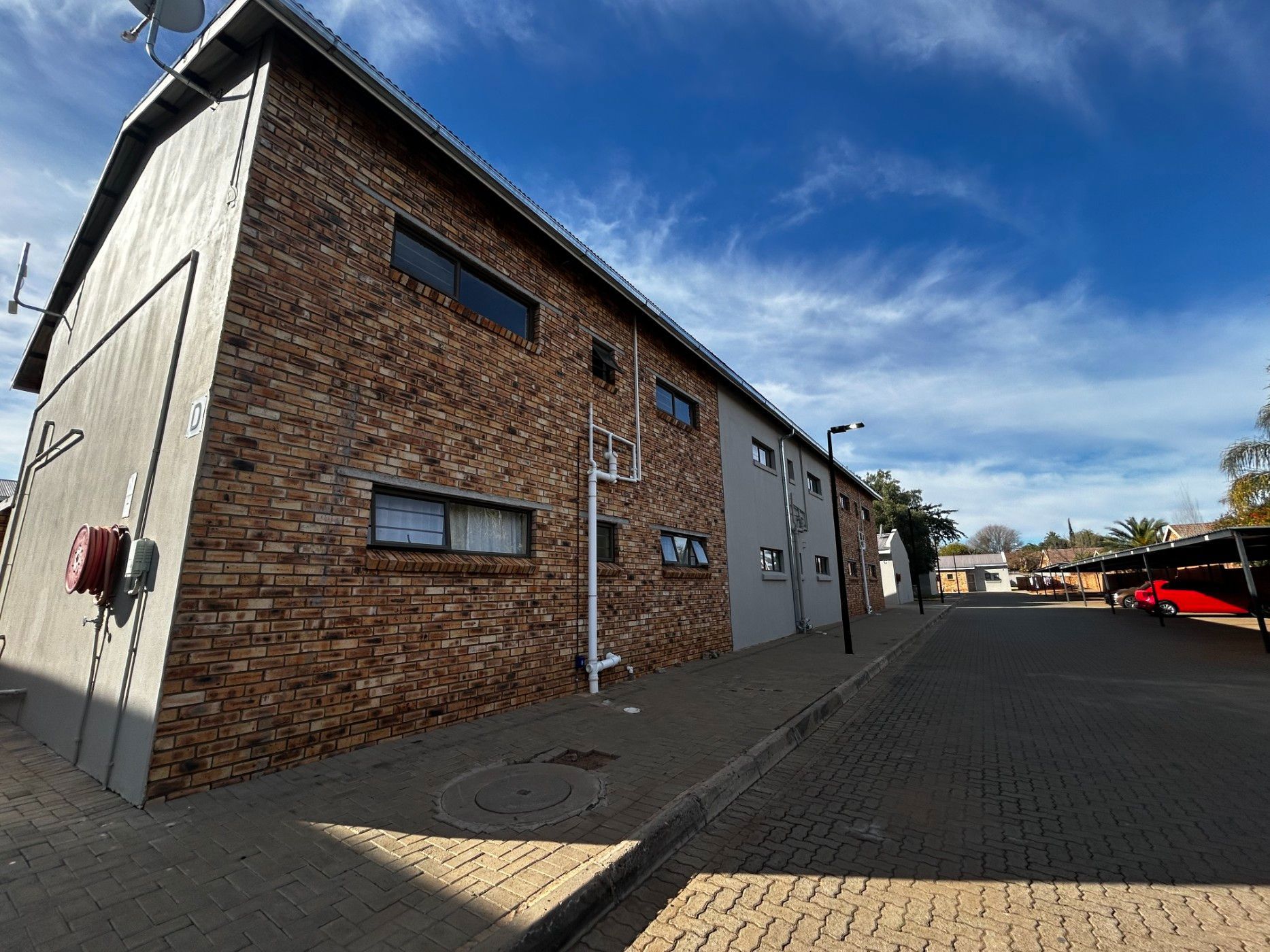 Apartment for sale in Rhodesdene - 1KJ1746376