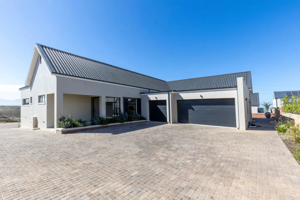 House let in Renosterbos Estate - 1MB1746418