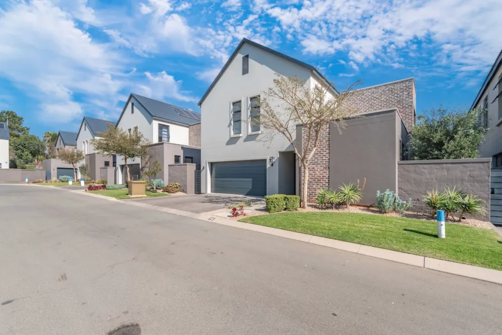 Security estate home let in Randpark Ridge - RAL1746443
