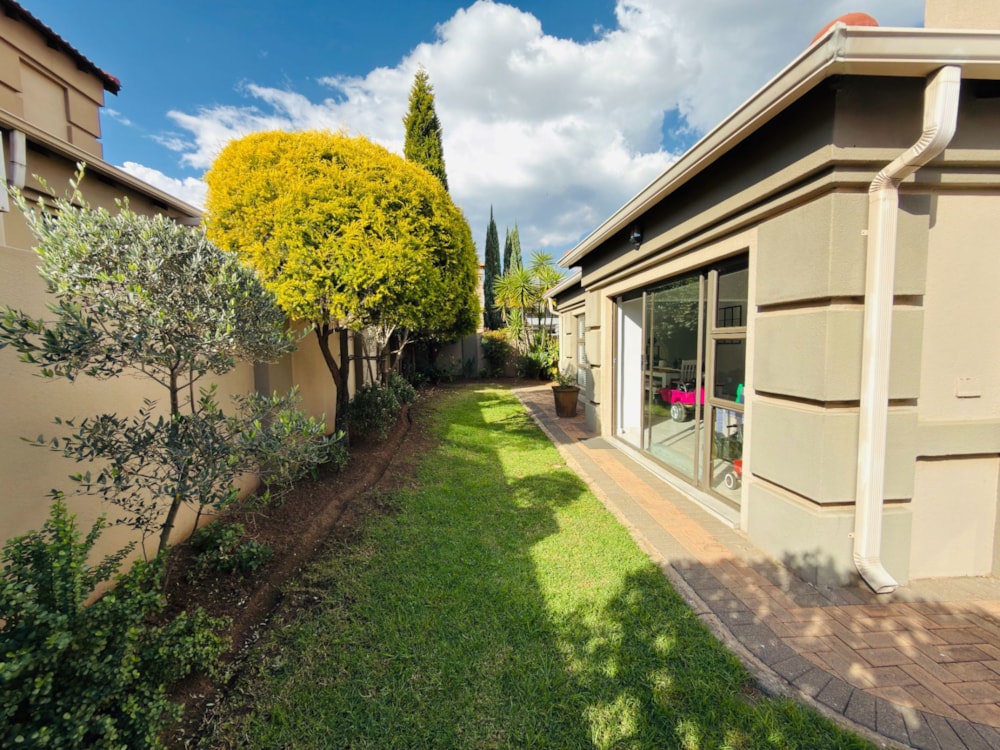 Townhouse for sale in Vanderbijlpark SW 5 - 1VT1746504 Townhouse for sale in Vanderbijlpark SW 5 - 1VT1746504