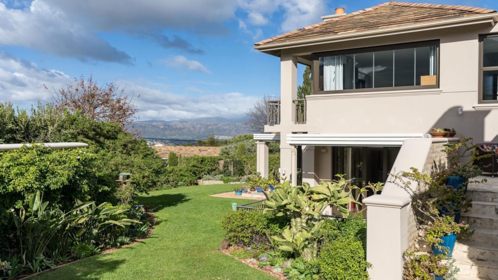 House to rent in Montclair, Somerset West - SWL1746625 House to rent in Montclair, Somerset West - SWL1746625