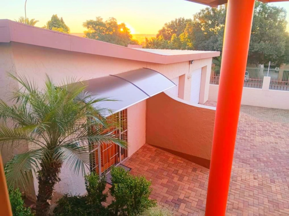 House for sale in Olympia, Namibia - 3NM1746478 House for sale in Olympia, Namibia - 3NM1746478