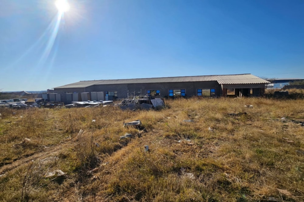 Commercial Building for sale in Donnington, Zimbabwe - 3ZB1746472 Commercial Building for sale in Donnington, Zimbabwe - 3ZB1746472