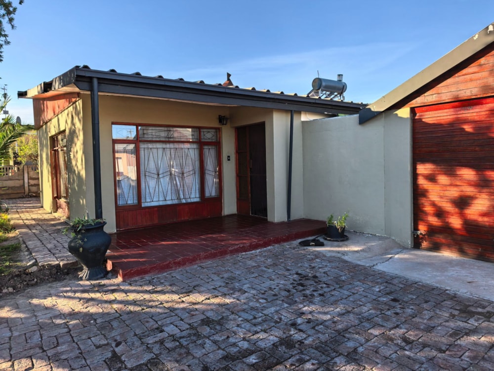 House for sale in Beaufort West - 1KK1746694