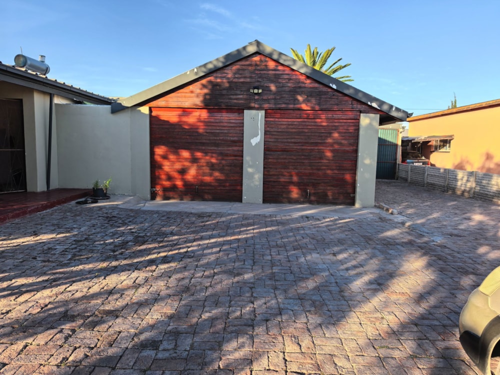 House for sale in Beaufort West - 1KK1746694