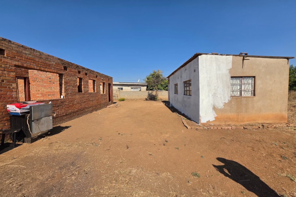 House for sale in Mahatshula, Zimbabwe - 3ZB1746671 House for sale in Mahatshula, Zimbabwe - 3ZB1746671
