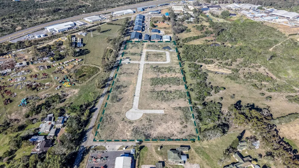 Commercial industrial property for sale in Quenera - 1EZ1747334