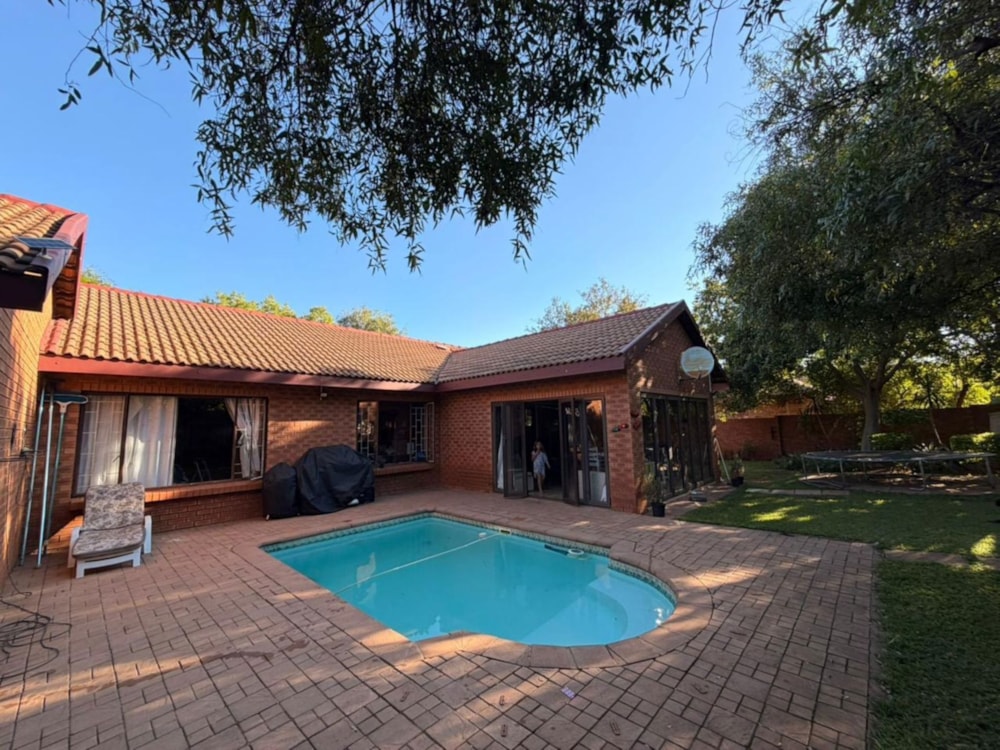 House for sale in Bela Bela - 1MDM1746944
