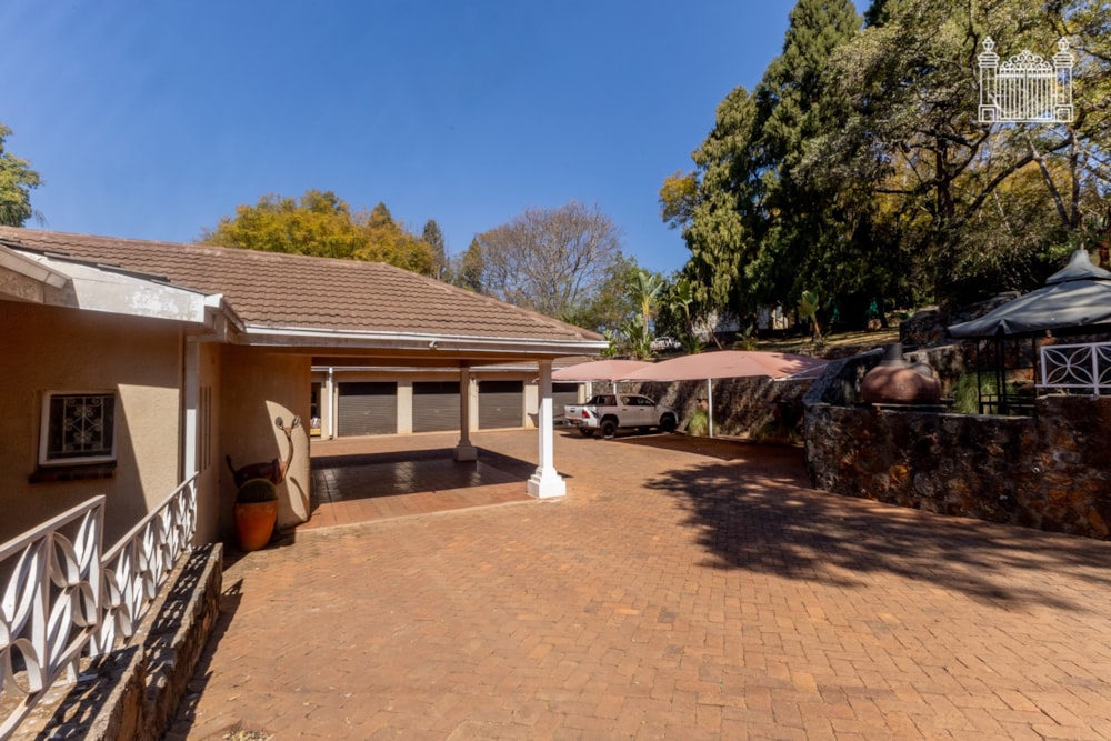 Double-storey house for sale in Philadelphia, Zimbabwe - 3ZB1747113 Double-storey house for sale in Philadelphia, Zimbabwe - 3ZB1747113