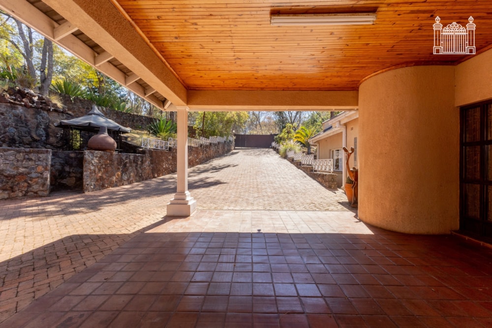Double-storey house for sale in Philadelphia, Zimbabwe - 3ZB1747113 Double-storey house for sale in Philadelphia, Zimbabwe - 3ZB1747113