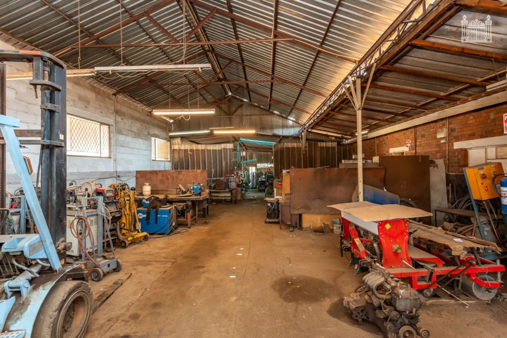 Commercial industrial property for sale in Bluffhill, Zimbabwe - 3ZB1747065 Commercial industrial property for sale in Bluffhill, Zimbabwe - 3ZB1747065