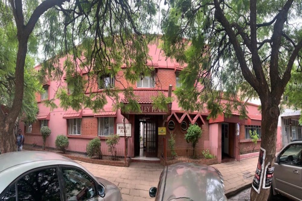 Bed & breakfast for sale in Bulawayo, Zimbabwe - 3ZB1747088 Bed & breakfast for sale in Bulawayo, Zimbabwe - 3ZB1747088