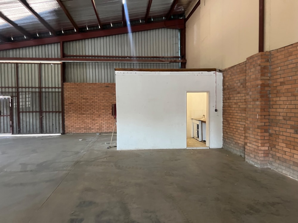 Commercial industrial property to rent in Block 3 Industrial, Botswana - 3BO1747145 Commercial industrial property to rent in Block 3 Industrial, Botswana - 3BO1747145