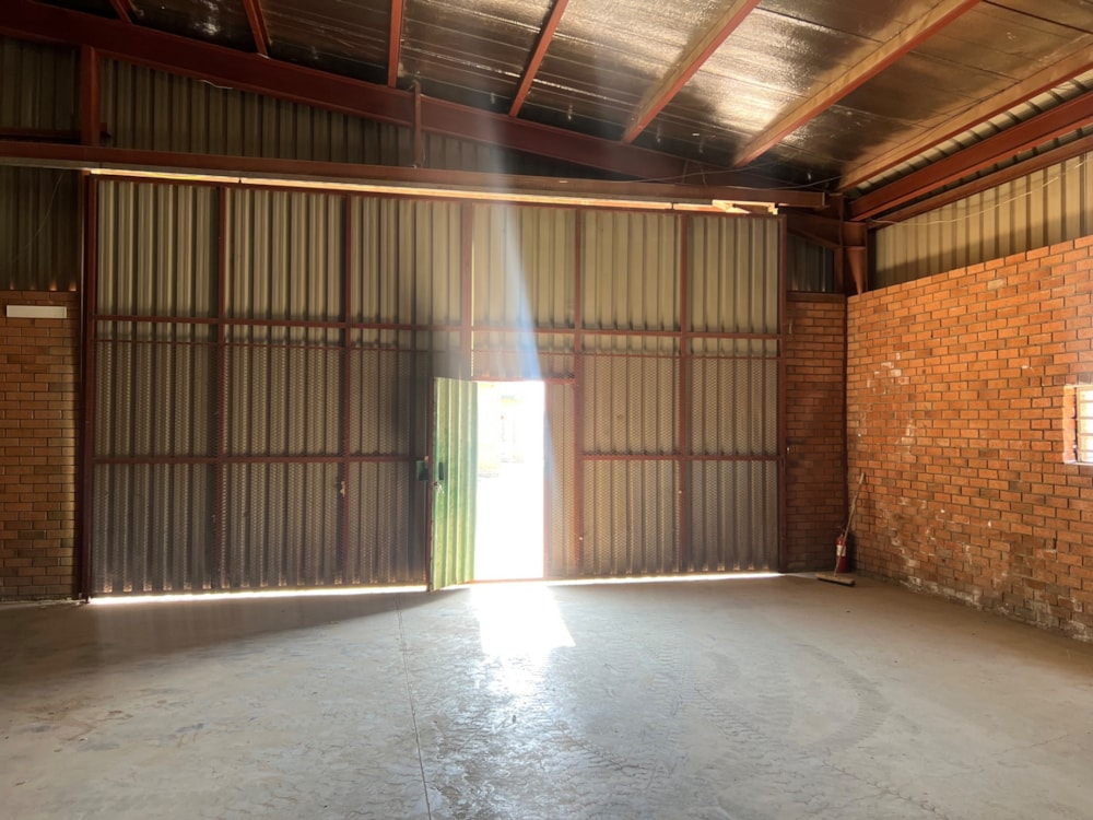 Commercial industrial property to rent in Block 3 Industrial, Botswana - 3BO1747145 Commercial industrial property to rent in Block 3 Industrial, Botswana - 3BO1747145