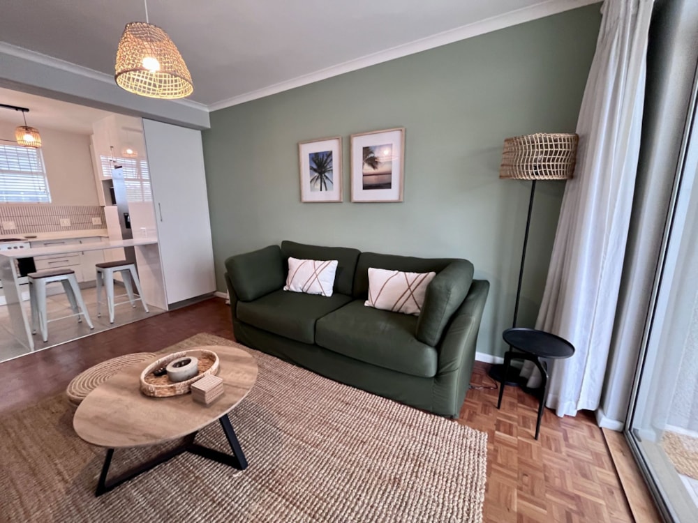 Apartment to rent in Green Point, Cape Town - CBL1747188