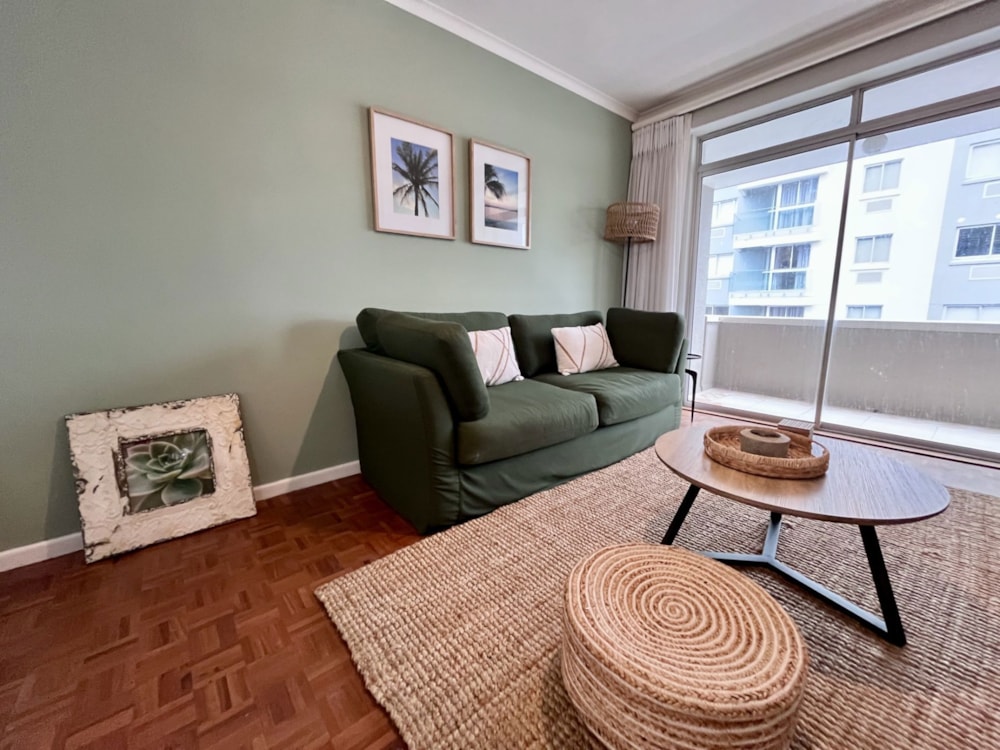 Apartment to rent in Green Point, Cape Town - CBL1747188