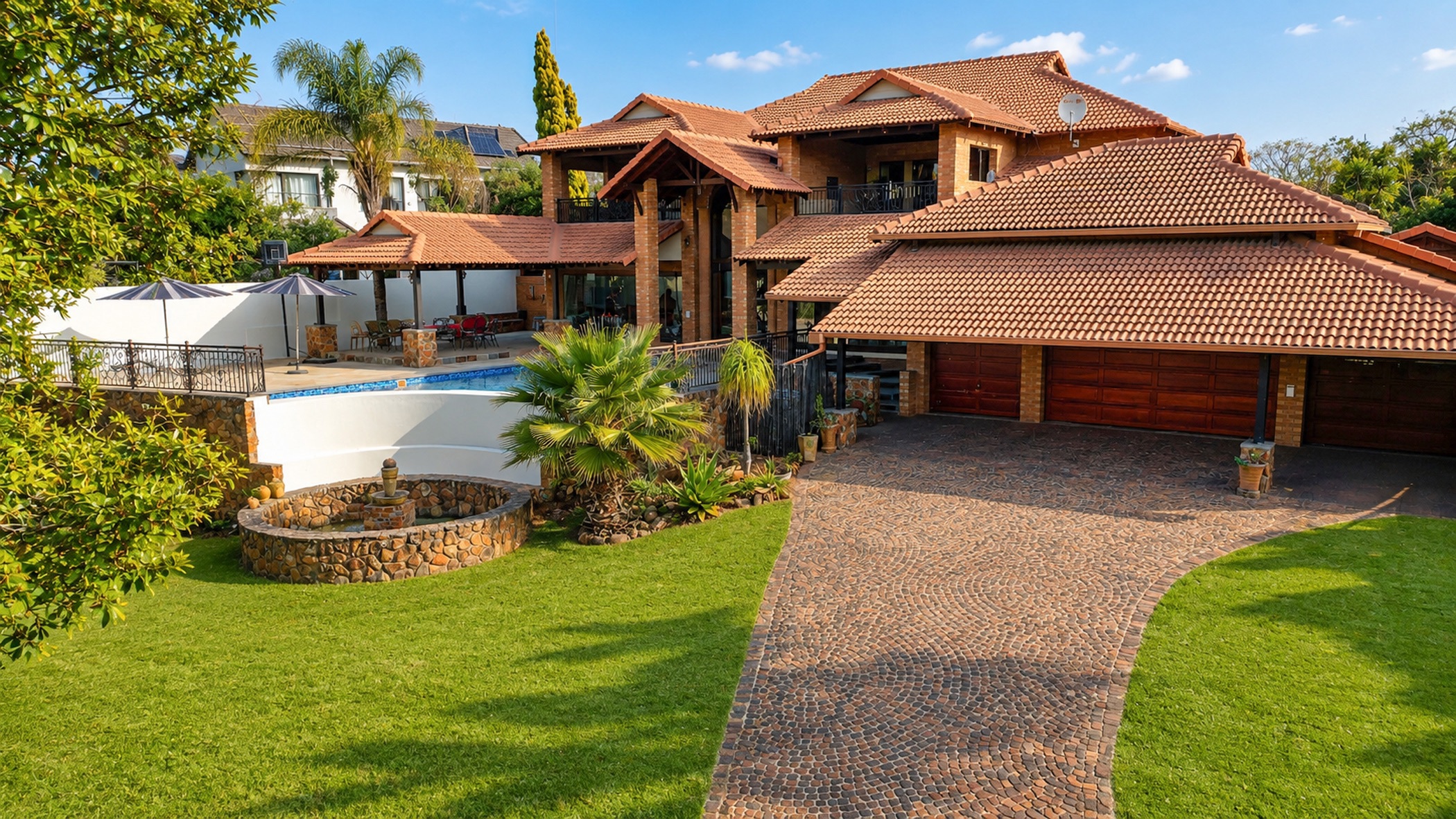 Double-storey house for sale in Zwavelpoort SH - PT1747464