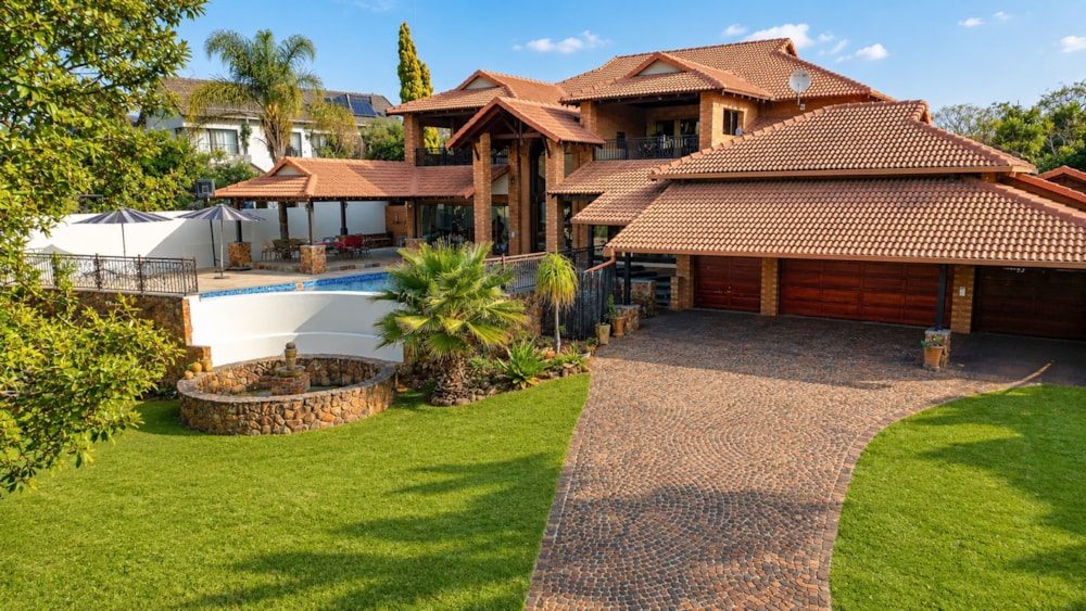 Double-storey house for sale in Zwavelpoort SH - PT1747464