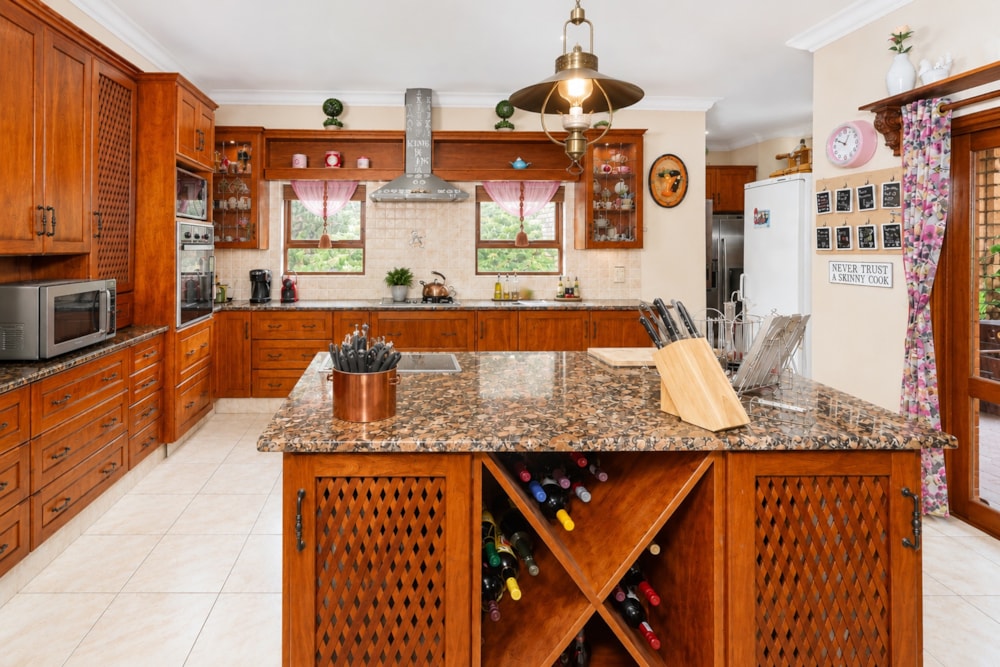 Double-storey house for sale in Zwavelpoort SH - PT1747464