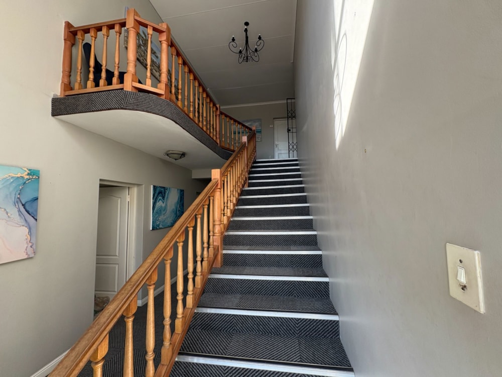 Commercial office to rent in Clarendon - 1PM1747324