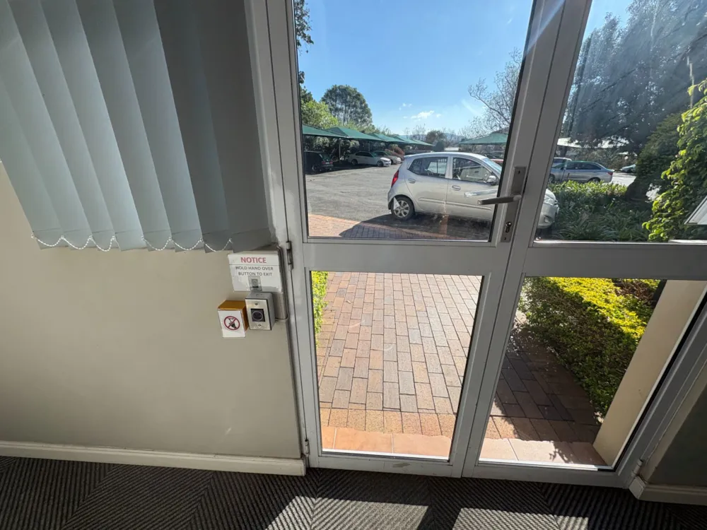Commercial office to rent in Clarendon - 1PM1747324