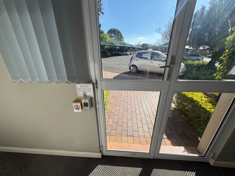Commercial office to rent in Clarendon - 1PM1747324