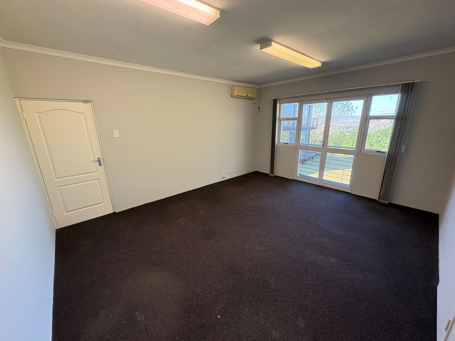Commercial office to rent in Clarendon - 1PM1747330