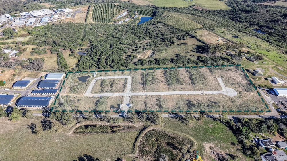 Commercial industrial property for sale in Quenera - 1EZ1747337