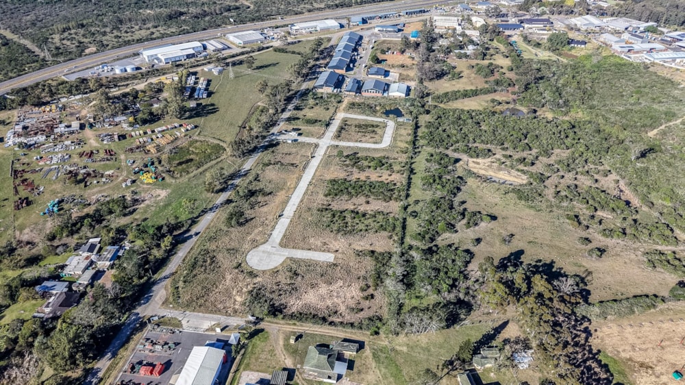 Commercial industrial property for sale in Quenera - 1EZ1747371